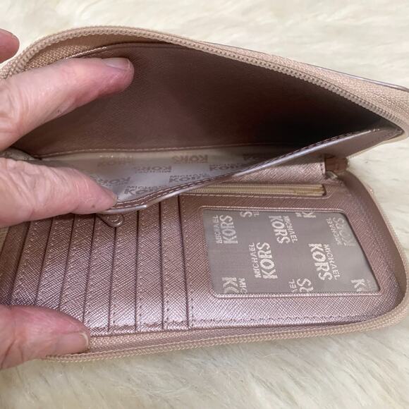 MICHAEL KORS Rose Gold Mirror Metallic Medium Size 7" Zip Around Wristlet Wallet - Picture 11 of 16